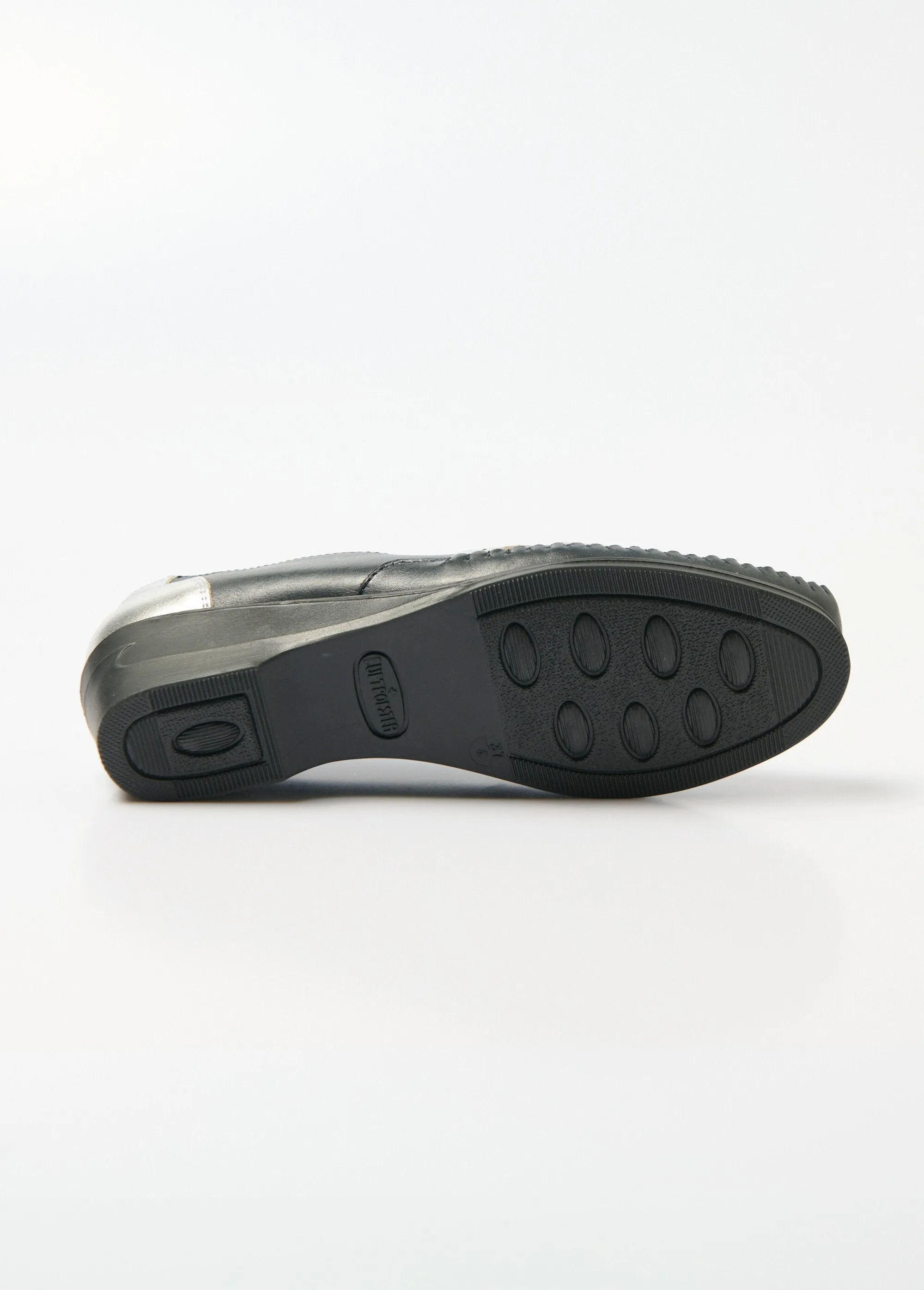 Elasticated leather loafers, comfort width