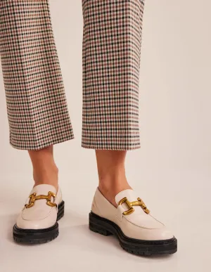 Iris Loafer mit breiter Sohle und Trensendetail-Beige Getrommeltes Leder