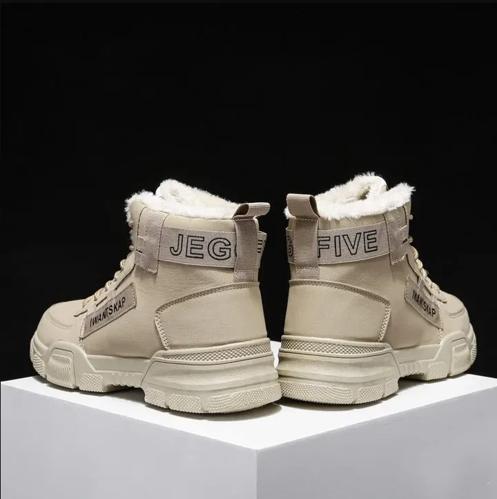 Ivantskap | sturdy fur boots