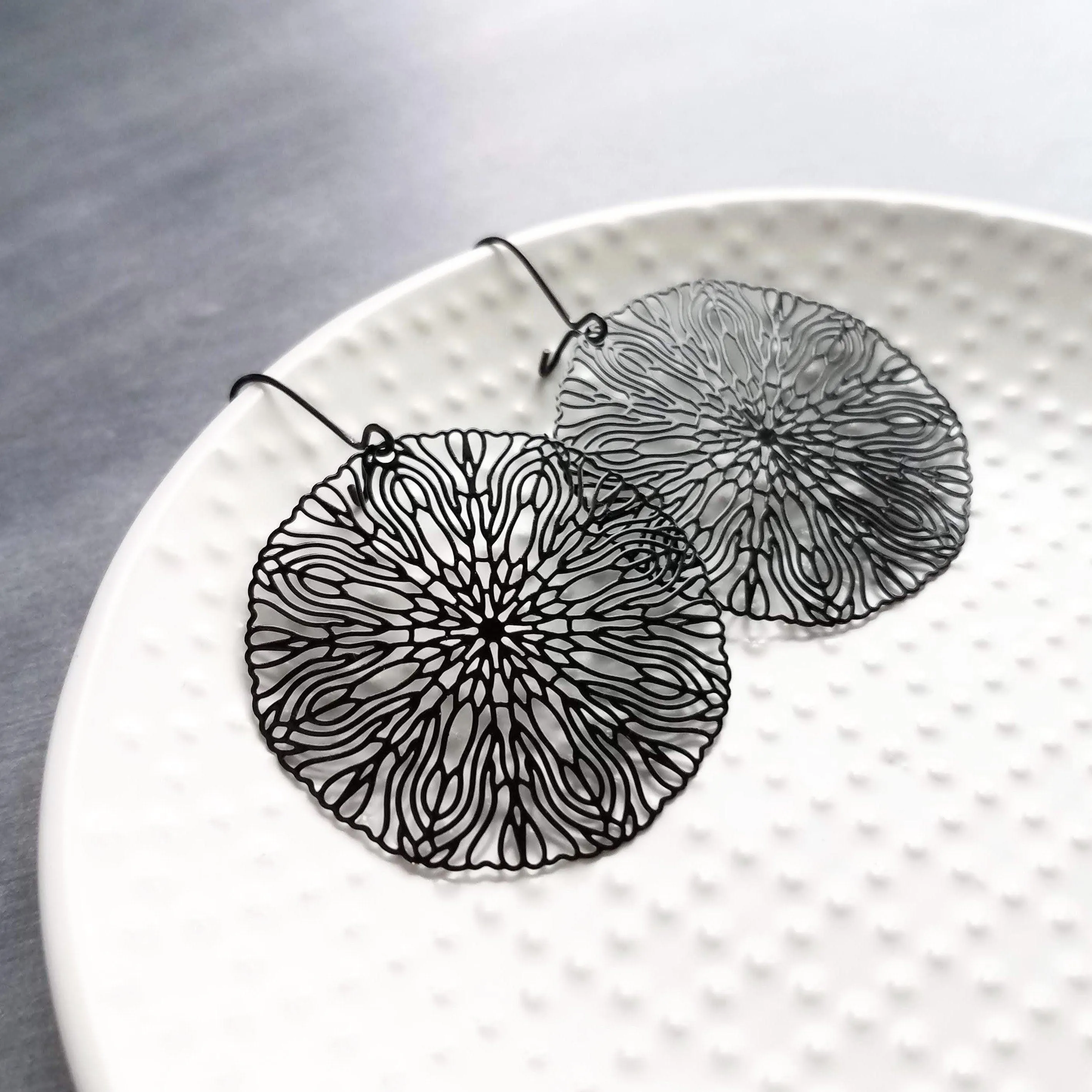 Large Gold Filigree Earrings, round gold earrings, thin earrings, cut out earrings, big earrings, floral earrings, big lightweight medallion