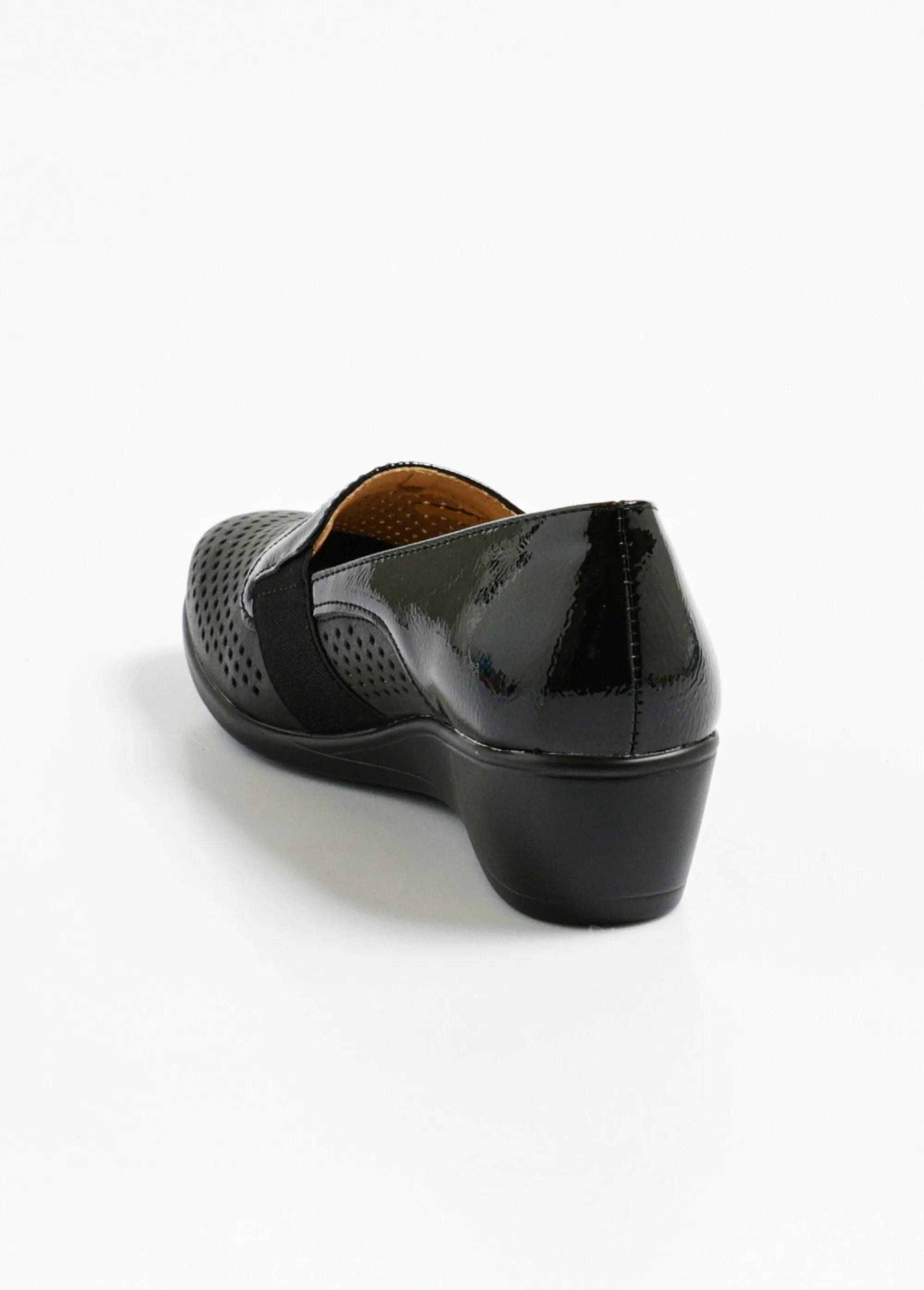Perforated loafers with fancy details