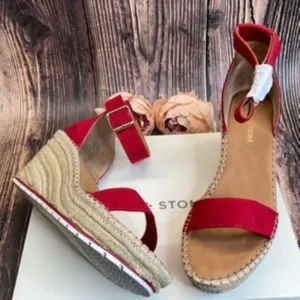 Sun Stone Red Manmade Sandals 9M